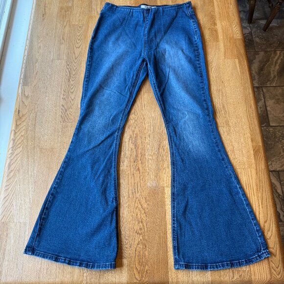 Rock & Roll Denim Pull On Flare Jeans Size 31 - Picture 2 of 15